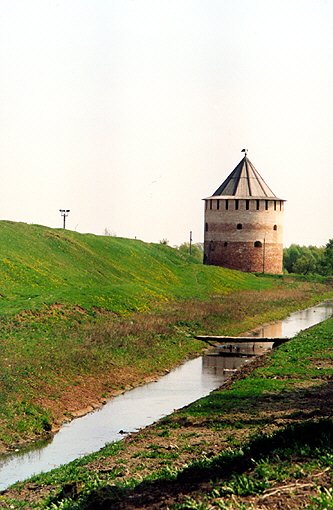 Novgorod district. Veliky Novgorod. Ostrog. Belaya (Alexeyevskaya) Tower. XIV