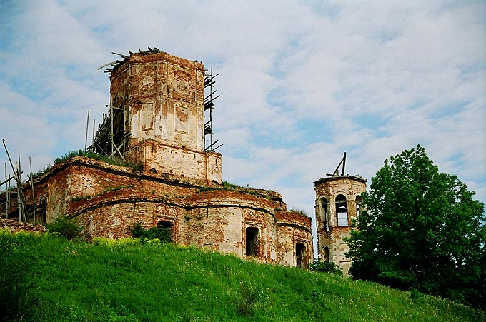 Starorussky district. Buregi. Buregsky Monastery. Resurrection Church. XVIII