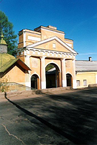 Tikhvinsky district. Tikhvin. Assumption Monastery. Paradny (Main) Gate. XVIII