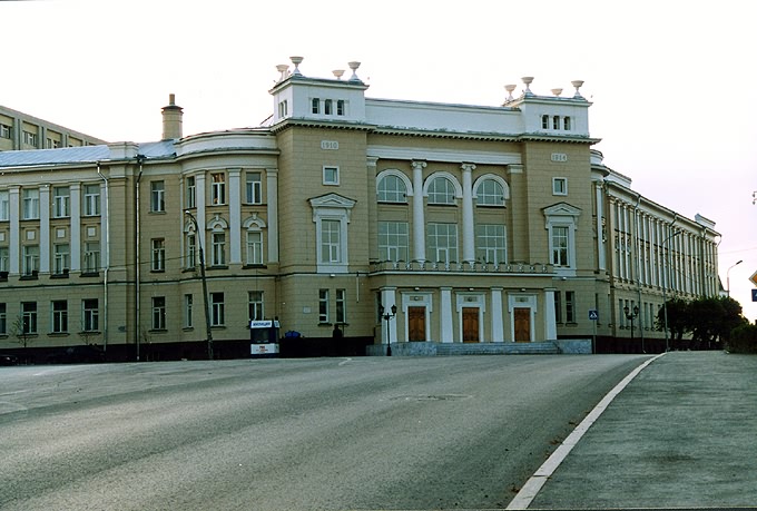 Tyumen district. Tyumen. Merchant school.  Oltarzhevsky